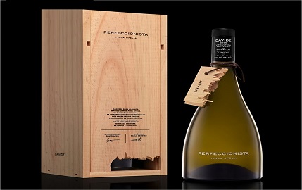 奢侈品类的铂金奖被西班牙设计师这款葡萄酒设计的包装获得